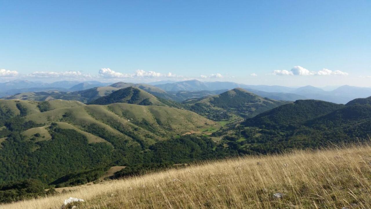 Agriturismo Pettino Campello sul Clitunno Luaran gambar