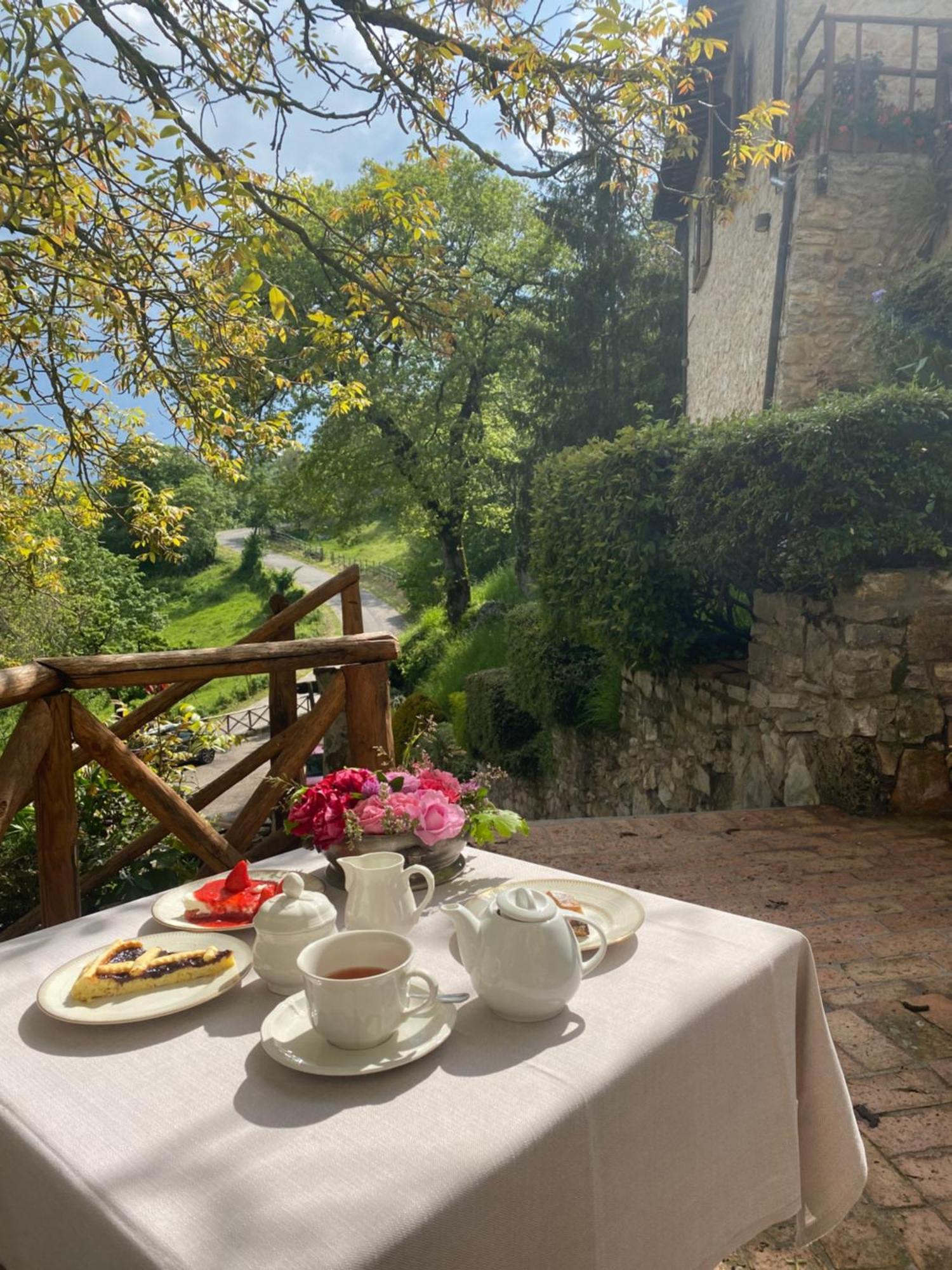 Agriturismo Pettino Campello sul Clitunno Luaran gambar
