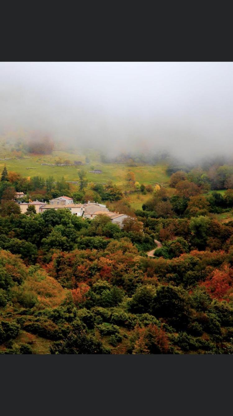 Agriturismo Pettino Campello sul Clitunno Luaran gambar