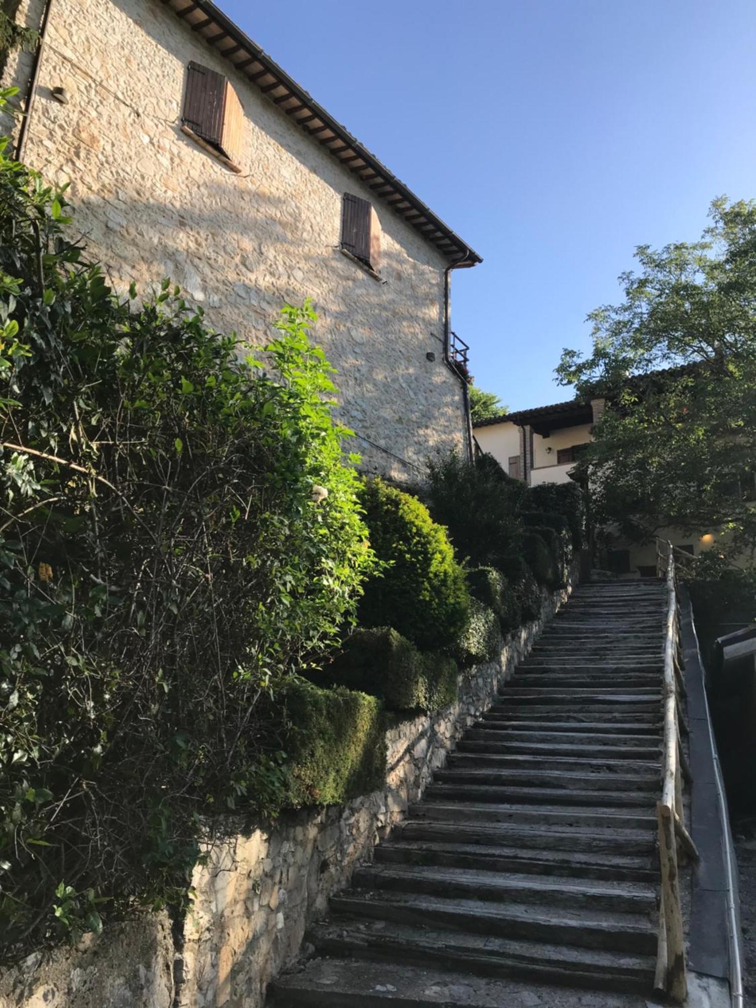 Agriturismo Pettino Campello sul Clitunno Luaran gambar