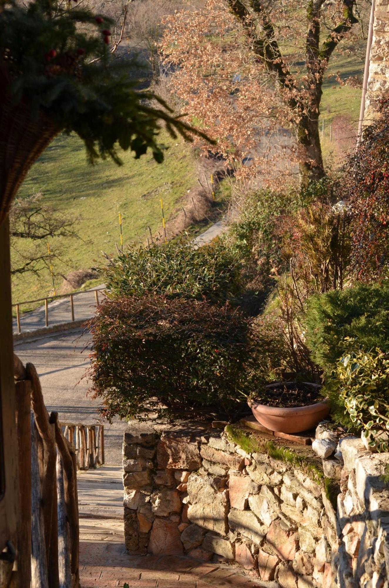 Agriturismo Pettino Campello sul Clitunno Luaran gambar